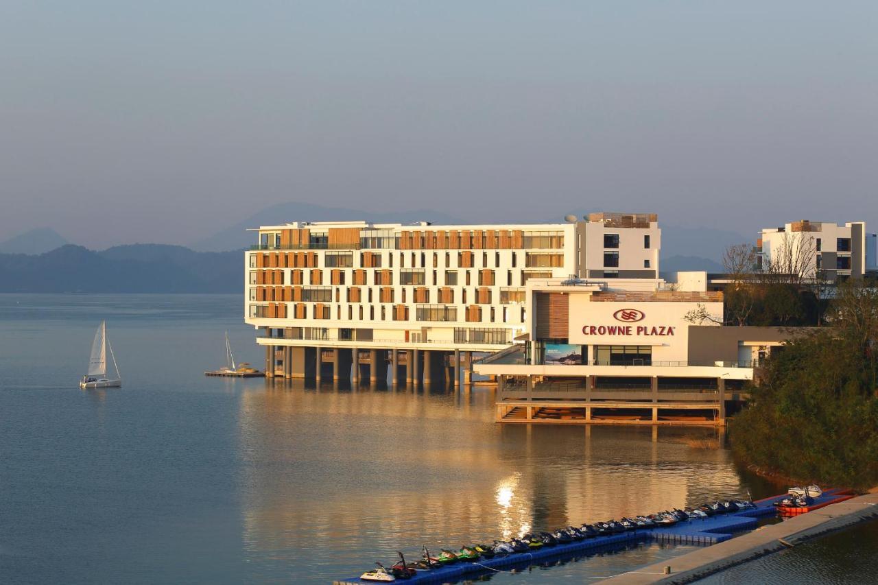 Crowne Plaza Huangshan Taiping Lake, An Ihg Hotel Exterior photo