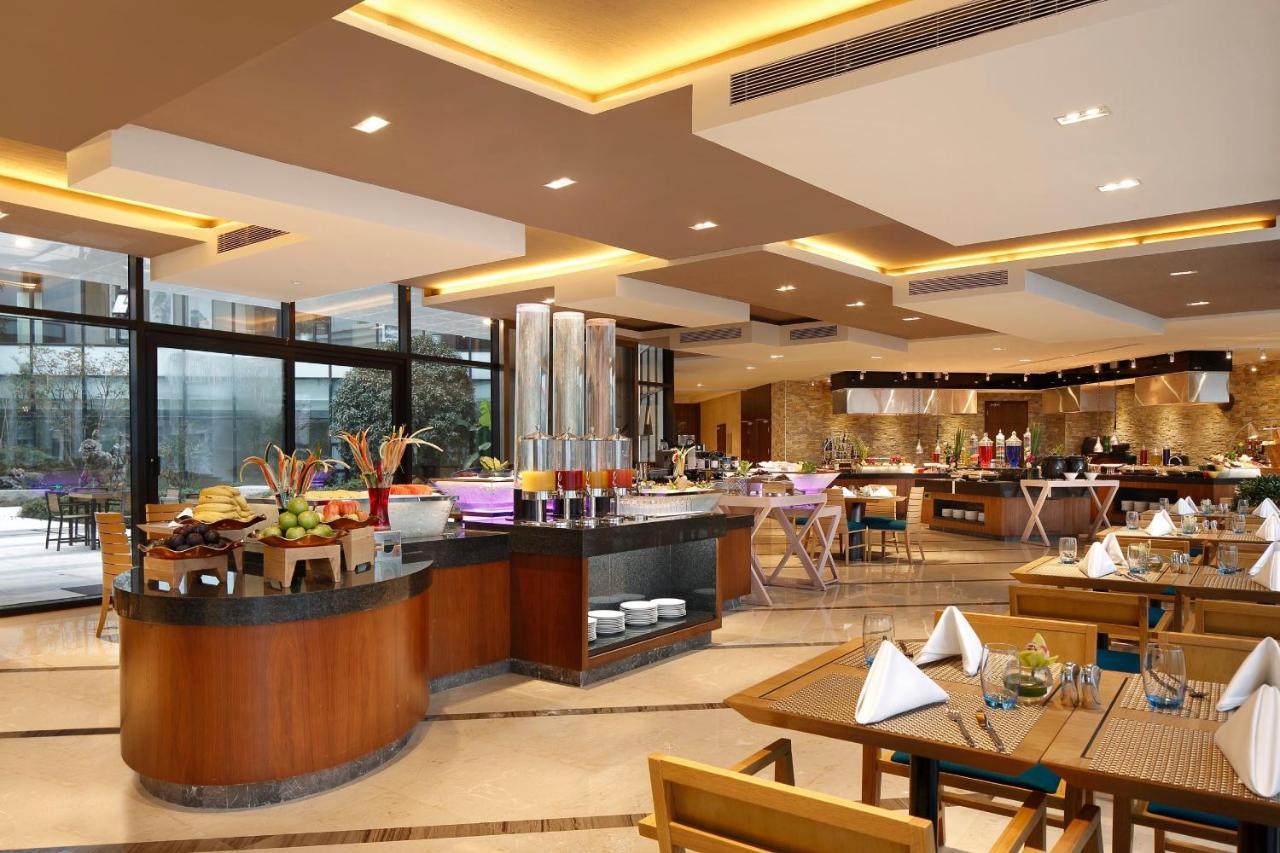 Crowne Plaza Huangshan Taiping Lake, An Ihg Hotel Exterior photo