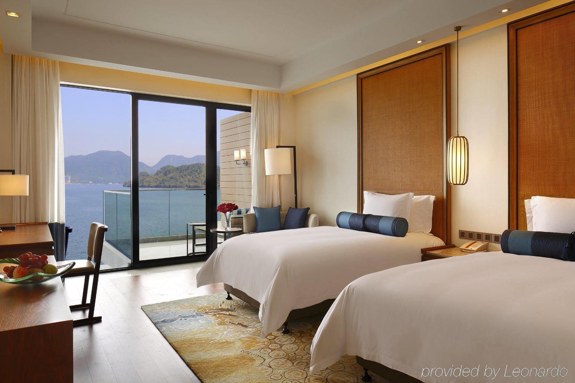 Crowne Plaza Huangshan Taiping Lake, An Ihg Hotel Exterior photo