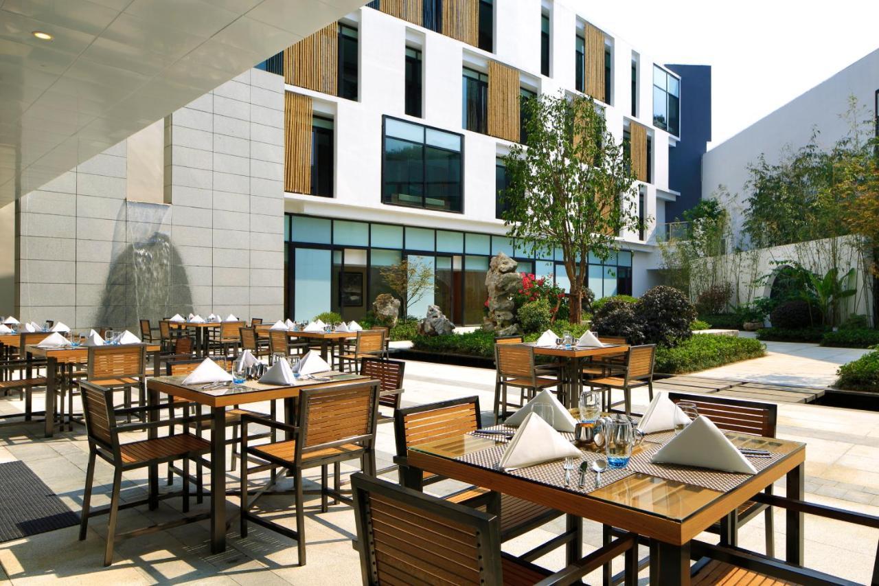 Crowne Plaza Huangshan Taiping Lake, An Ihg Hotel Exterior photo